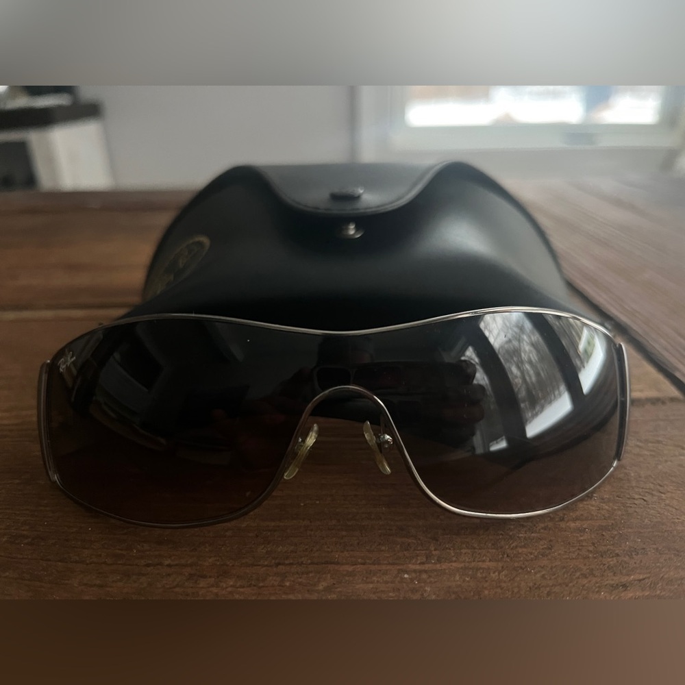 Ray-Ban Gunmetal frame with brown gradient lens. Like New. Never worn.